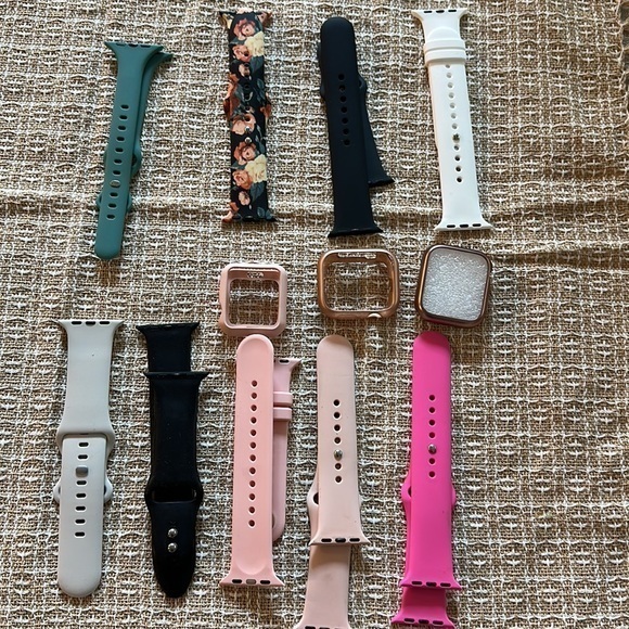 Black Apple Watch - Picture 3 of 5